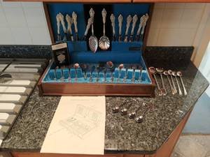 lot 47 image: Collection of Silverplated Silverware