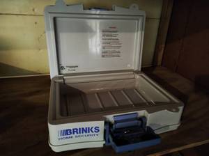 lot 158 image: Brinks Home Security Safe