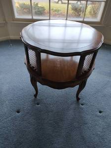 lot 53 image: Round End Table