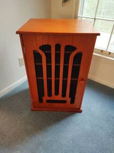 lot 54 image: Record Cabinet