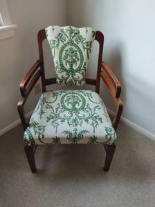lot 72 image: Vintage Arm Chair