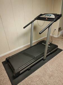 lot 109 image: Schwinn Treadmill