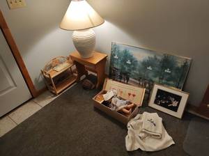 lot 149 image: Collection of Home Dcor