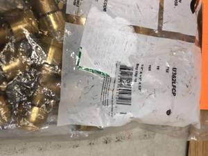 SharkBite 12 in. Push-to-Connect Brass Tee Fitting (10-Pack) Customer Returns See Pictures
