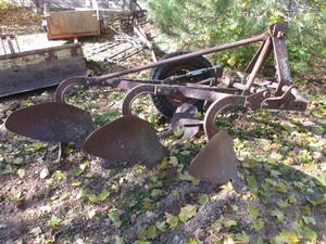 lot 3 image: (OS) Vintage Dearborn Pull Behind 3...