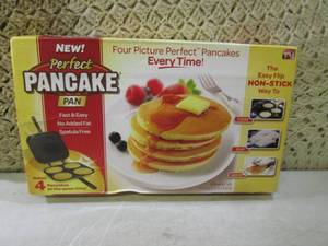 lot 16 image: (D-2) Perfect Pancake Pan...