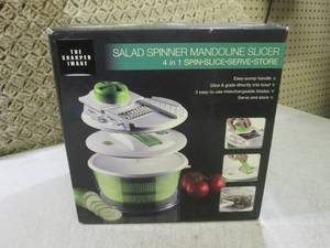lot 17 image: (BSB) 4 in 1 Salad Spinner Mandolin...