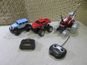 lot 23 image: (BSB) Remote Control Vehicles...
