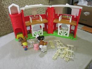 lot 30 image: (EW5) Little People Play Bard with ...