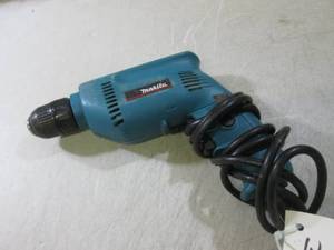 lot 38 image: (RM3) Makita 38 Electric Drill Wo...