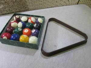 lot 87 image: (RM1) Set of Blliard Balls with Rac...