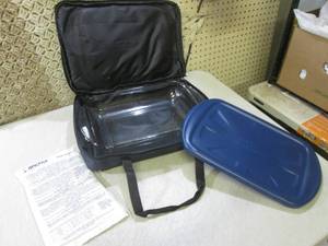lot 90 image: (F-1) Anchor Portable Bake Dish wit...