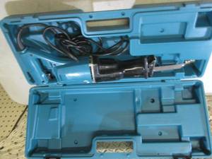 lot 127 image: (EW6) Makita Recipro Saw JR3000V wi...