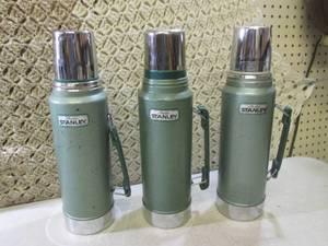 lot 139 image: (RM3) 3 Stanley Thermos...