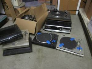 lot 159 image: (A-4) Assorted Turntables for Parts...