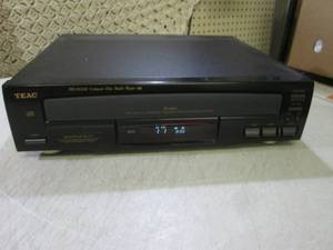 lot 181 image: (RM1) Teac PD-D1260 Compact Disc Mu...