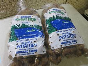 lot 228 image: (TRLR) 2 - 20 pound Bags of Russet ...