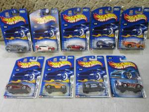 lot 250 image: (C-4) Assorted Hot Wheels in Packag...
