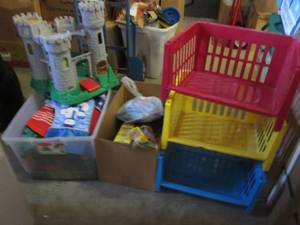lot 283 image: (RMT) Lot of Misc Stacking Bins Toy...