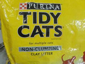 Purina Tidy Cats Clay Litter, damag...