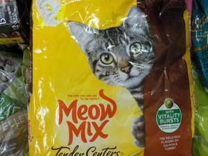Meow Mix 13.5 lb. Bag Cat Food...