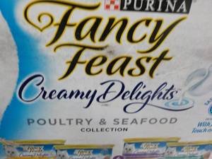 Purina Fancy Feast 20 Cans Cat Food...