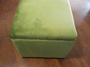 SEI 4 Square Upholstered 17 Storag...