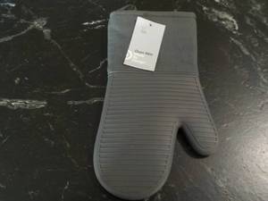 Oven Mitt made by design...