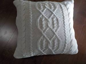 Threshold Toss Pillow 24 x 24...