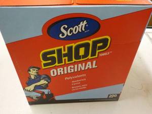 Scott case of 200 Shop Original Tow...
