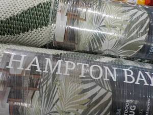 Hampton Bay 5 ft x 7 ft IndoorOutd...