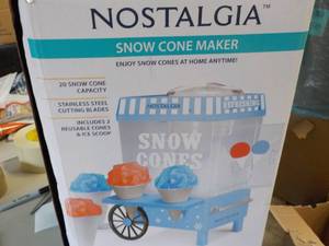 NOSTALGIA Snow Cone Maker...