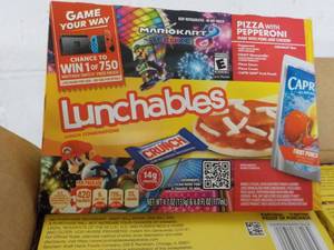 Case of 8 -4.7 oz Boxes Lunchables...
