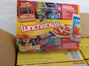 Case of 8 -4.7 oz Boxes Lunchables...
