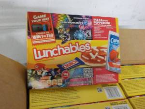 Case of 8 -4.7 oz Boxes Lunchables...
