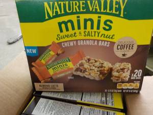Case of 5 boxes Nature Valley Minis...