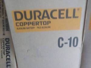 Case of 80 Duracell C size Batterie...