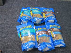 6- 6oz Bags Planters Nut & Chocolat...