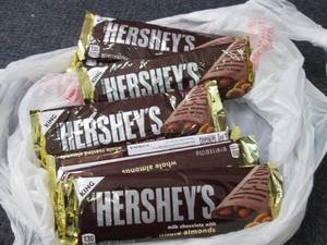 10 Hersheys with Whole Almonds 2.6...