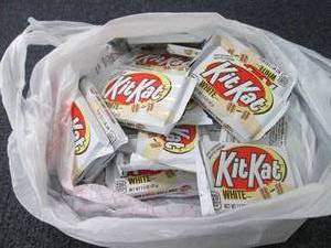 12 Kit Kat King Size White 3 oz...