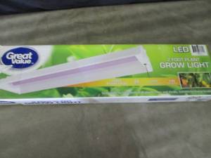 Great Value 2 ft LED Grow Light ope...