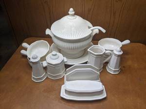 16 Piece Stoneware Dinner Serving Set