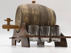 Vintage 1930s Ceramic Whisky Decanter With 6 Shot Glasses