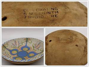 Rare Vintage1939 Frigidaire Wooden Footed Bowl by Munising Co.