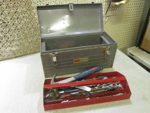 lot 3 image: (RM3) Metal 18 Sears Craftsman Too...