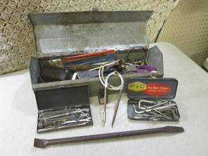 lot 4 image: (RM1) Metal 18 Tool Box Full of As...