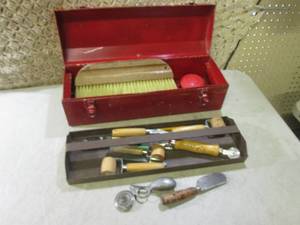 lot 5 image: (RM1) Metal 18 Tool Box with Misc ...