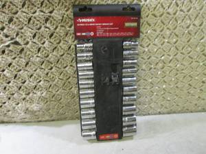 lot 27 image: (E-2) Husky 22pc 12 Drive Socket ...