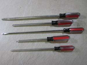 lot 42 image: (CS) 5pc Screw Drivers...