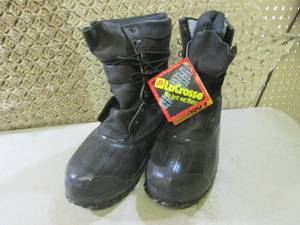 lot 58 image: (F-0) Pair of LaCrosse Winter Boots...